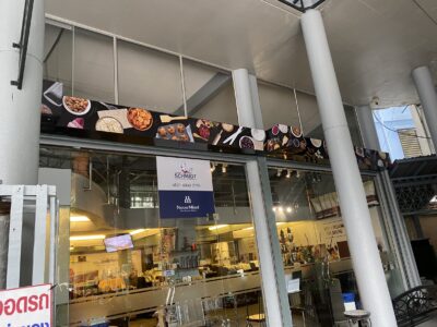 ติดสติ๊กเกอร์กระจกอาคารสูง