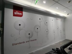 สติ๊กเกอร์ติดผนังปูน