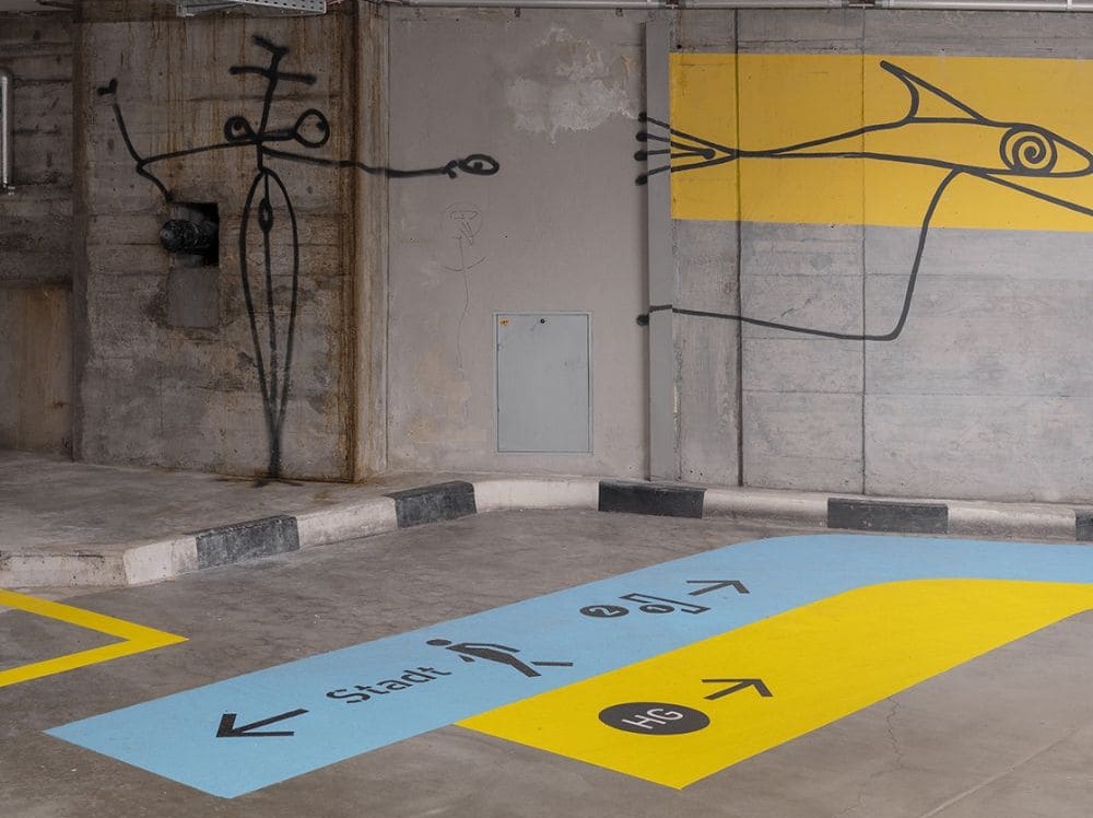 ตัดสติ๊กเกอร์ติดพื้นปูน