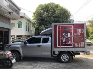 ป้ายสติ๊กเกอร์ติดรถ