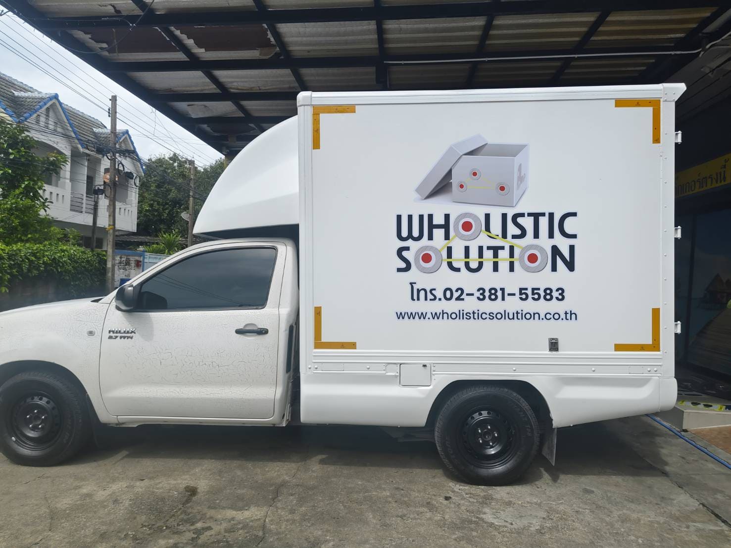 ร้านติดสติ๊กเกอร์โฆษณารถตู้ทึบเคลื่อนที่ 