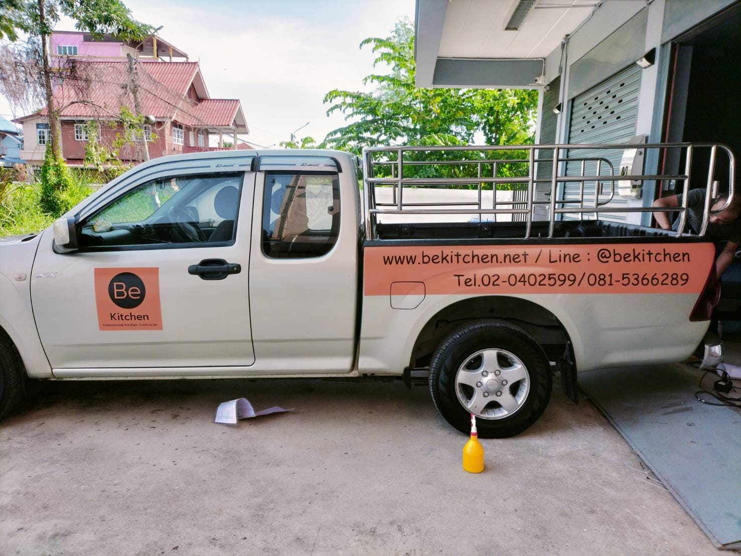 ร้านพิมพ์สติ๊กเกอร์ติดรถกระบะด่วน