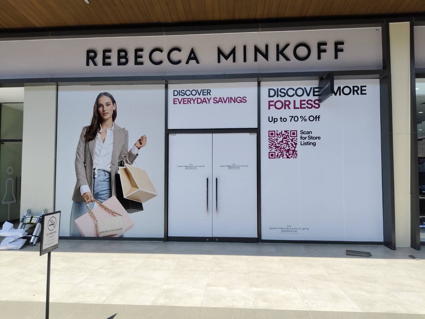 สติ๊กเกอร์ซีทรูติดตกแต่งกระจก