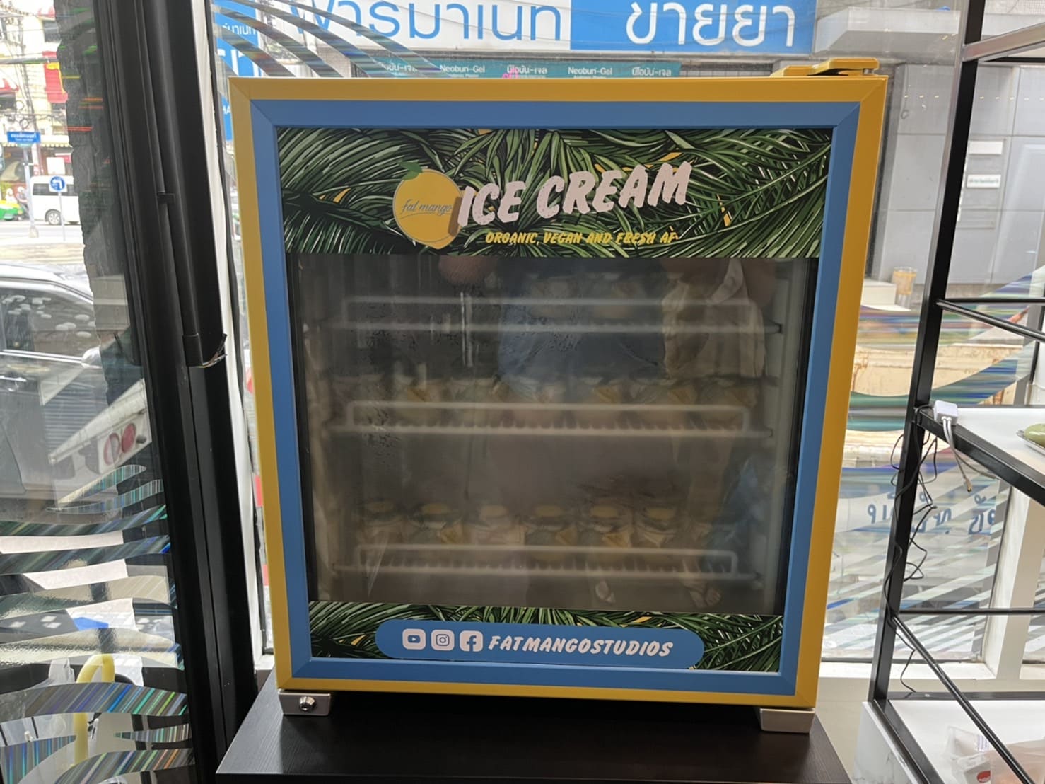 สติ๊กเกอร์ติดตู้แช่ไอศกรีม