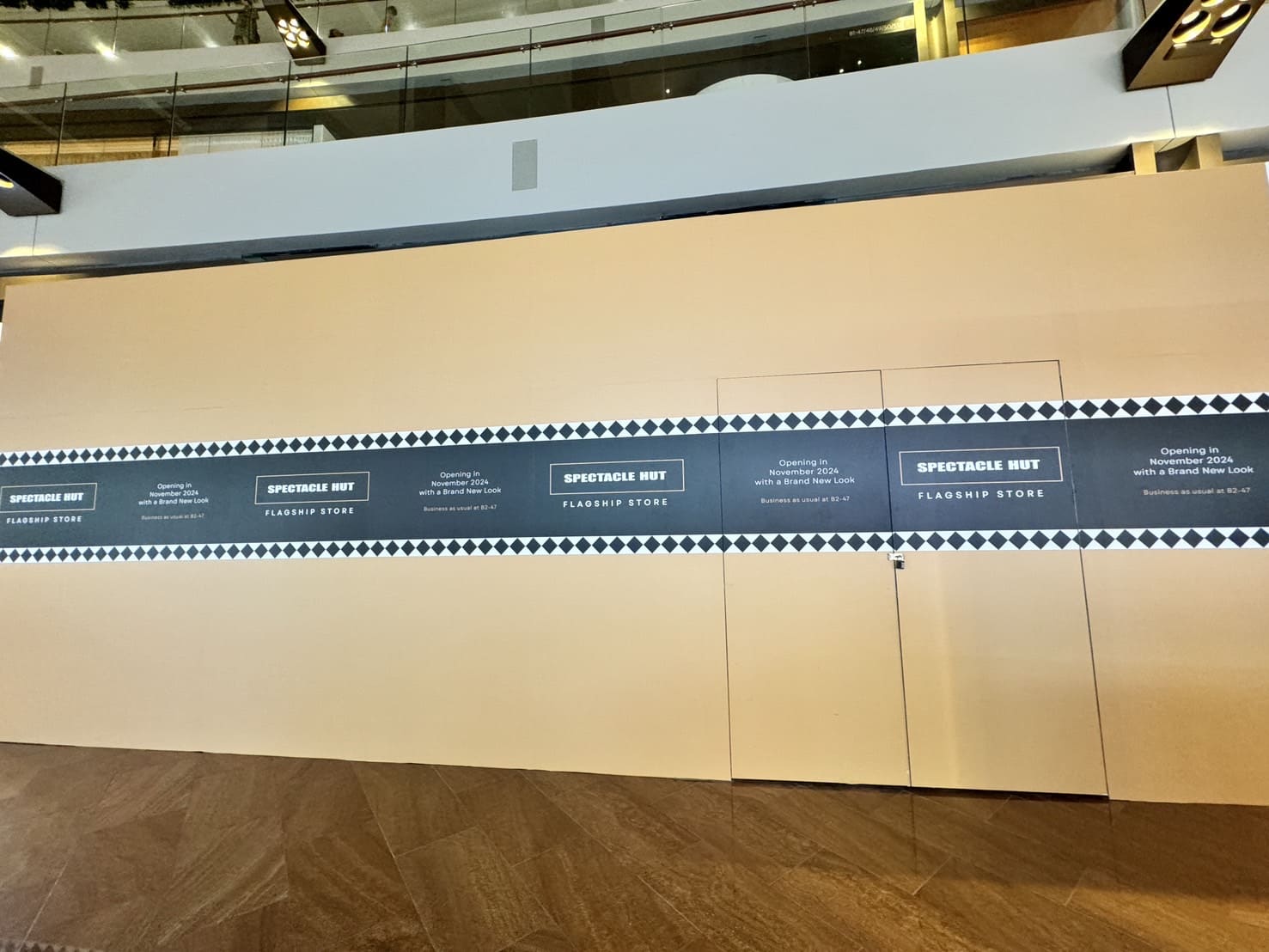 สติ๊กเกอร์ติดผนังชั่วคราว