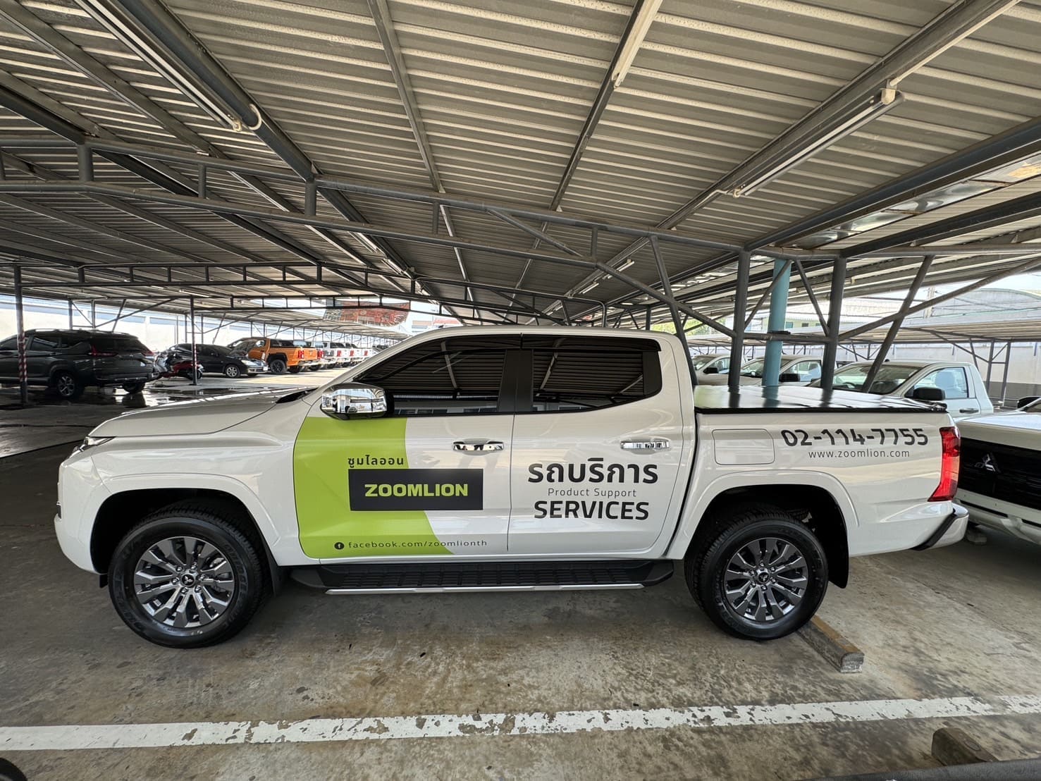 สติ๊กเกอร์ติดรถกระบะบริษัท