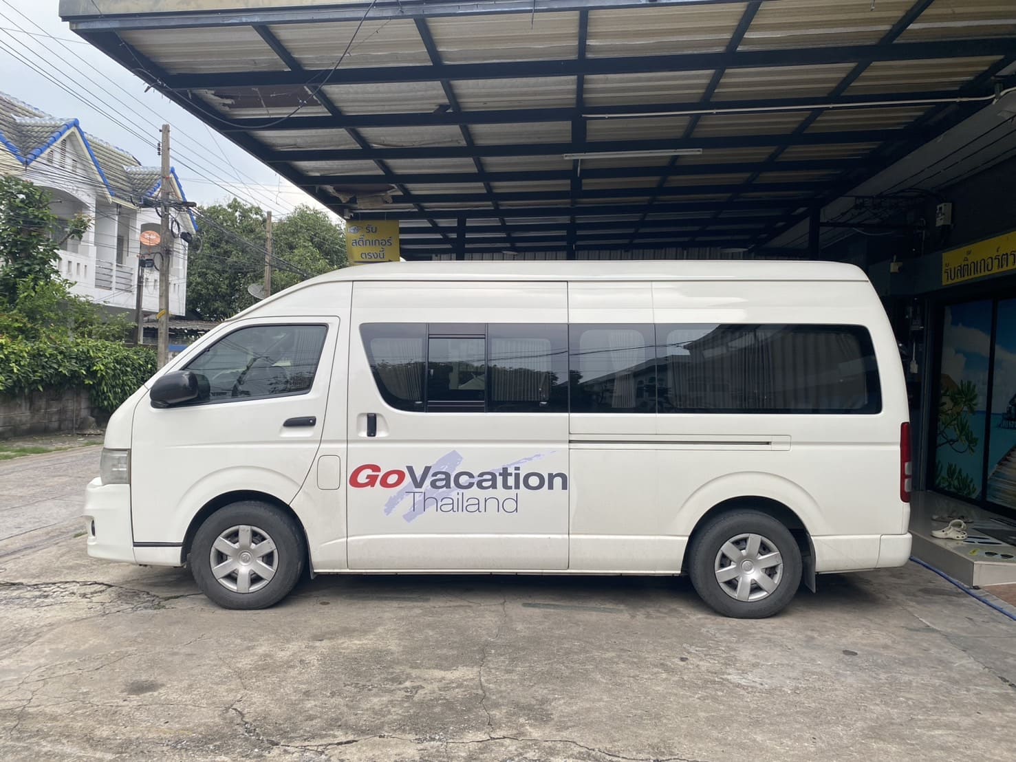 สติ๊กเกอร์ติดรถตู้ขนส่งผู้โดยสาร