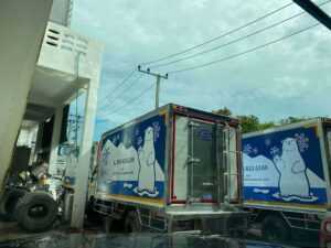 สติ๊กเกอร์ติดรถบรรทุก