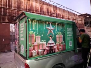 สติ๊กเกอร์ติดรถโฆษณา