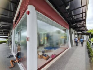 สติ๊กเกอร์ฝ้าติดกระจก