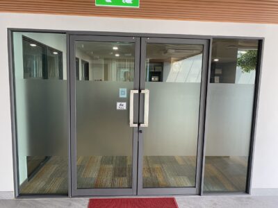 สติ๊กเกอร์ฝ้าติดกระจก