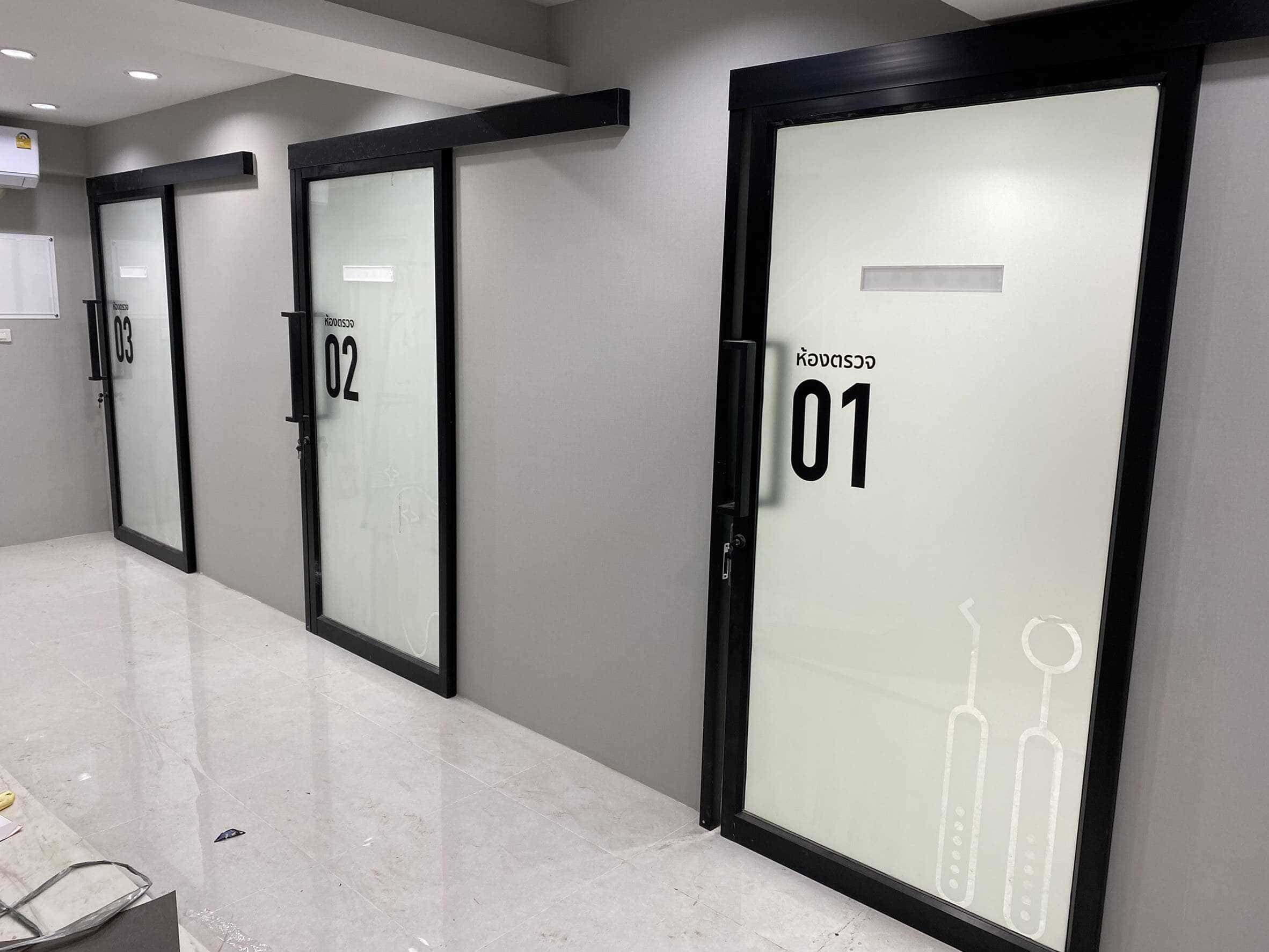 สติ๊กเกอร์ฝ้าติดประตูกระจก