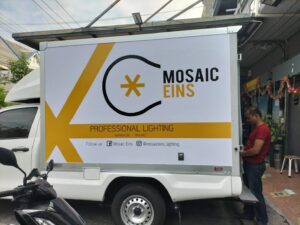 ติดสติ๊กเกอร์รถ