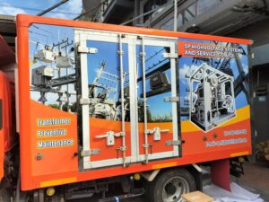 ติดสติ๊กเกอร์รถ