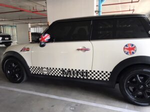 ติดสติ๊กเกอร์รถ