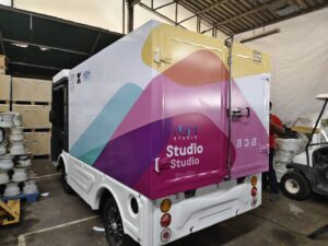 สติ๊กเกอร์ติดรถบริษัท