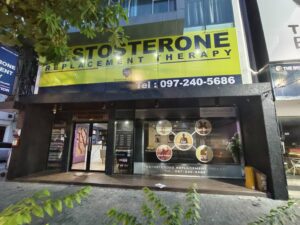 ติดสติ๊กเกอร์กระจกอาคารสูง