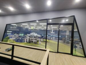 พิมพ์สติ๊กเกอร์ติดกระจก