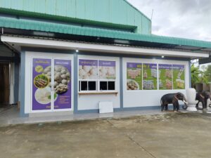 พิมพ์สติ๊กเกอร์ติดกระจก