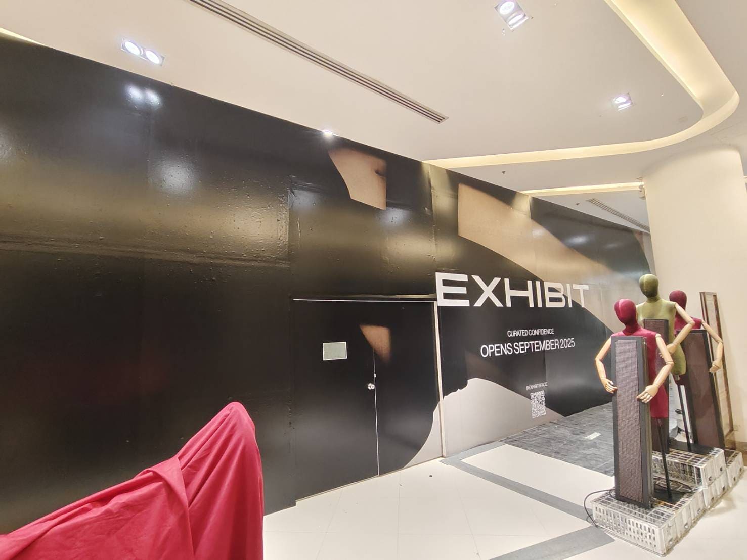 รับพิมพ์สติ๊กเกอร์ติดผนัง Hoarding