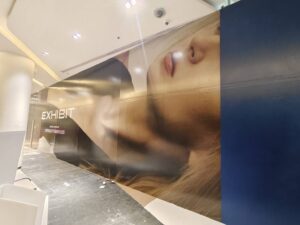 รับพิมพ์สติ๊กเกอร์ติดผนัง Hoarding