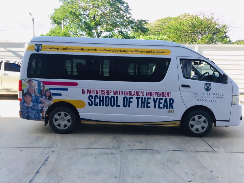 โรงพิมพ์สติ๊กเกอร์ติดรถตู้