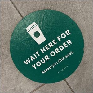 พิมพ์สติ๊กเกอร์โฆษณาติดพื้น