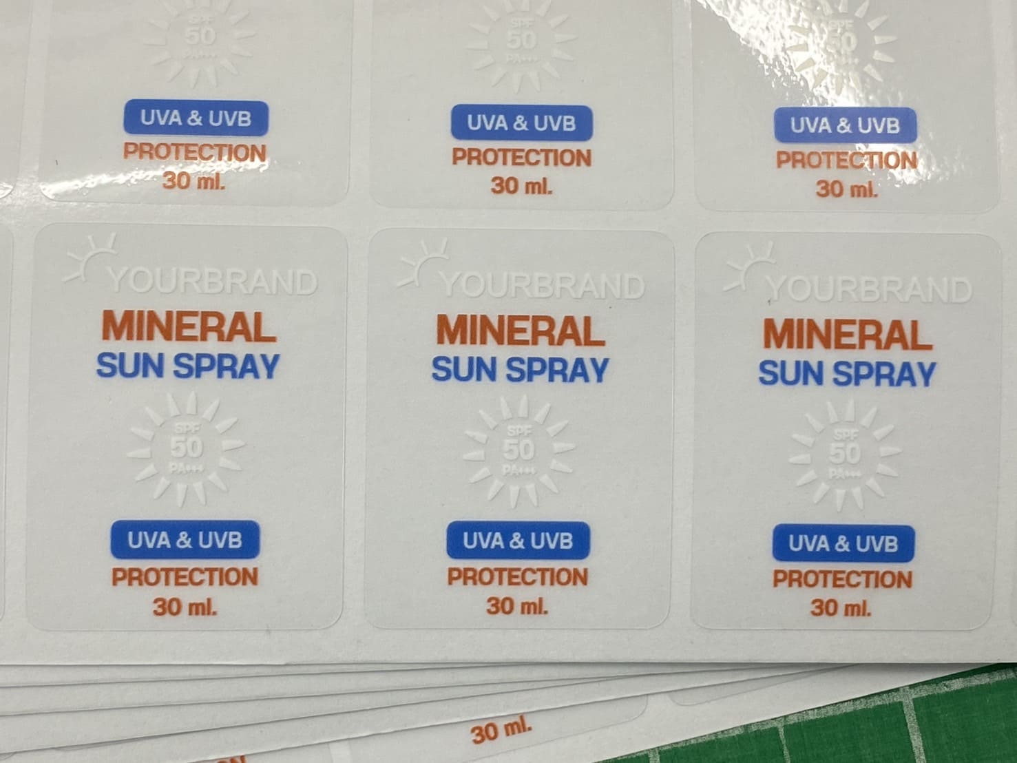 ฉลากสินค้าใสพิมพ์หมึกขาว