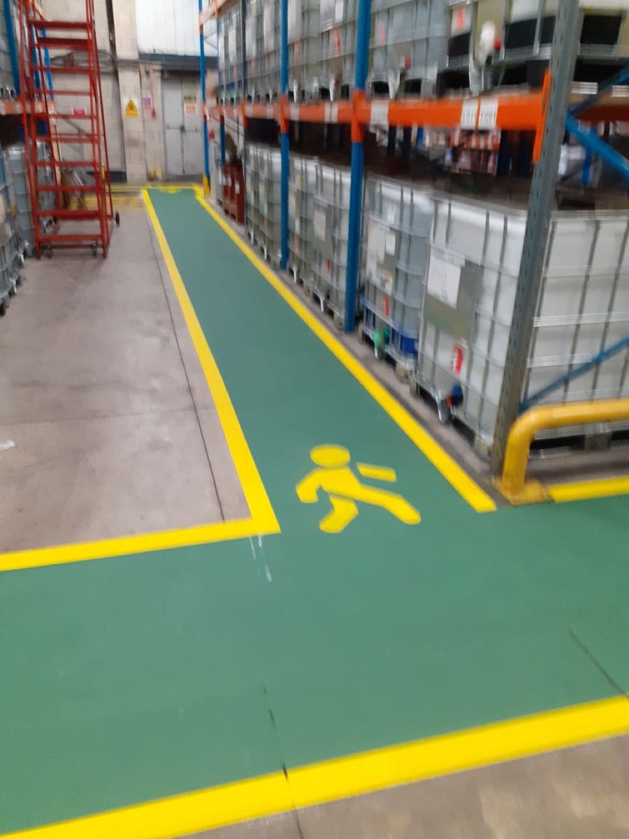 พิมพ์สติ๊กเกอร์ติดพื้นปูน