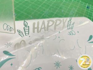 ฉลากสินค้าใสพิมพ์หมึกขาว