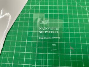 ฉลากสินค้าใสพิมพ์หมึกขาว