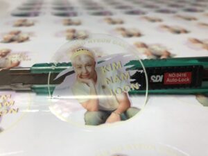 ฉลากสินค้าใสพิมพ์หมึกขาว