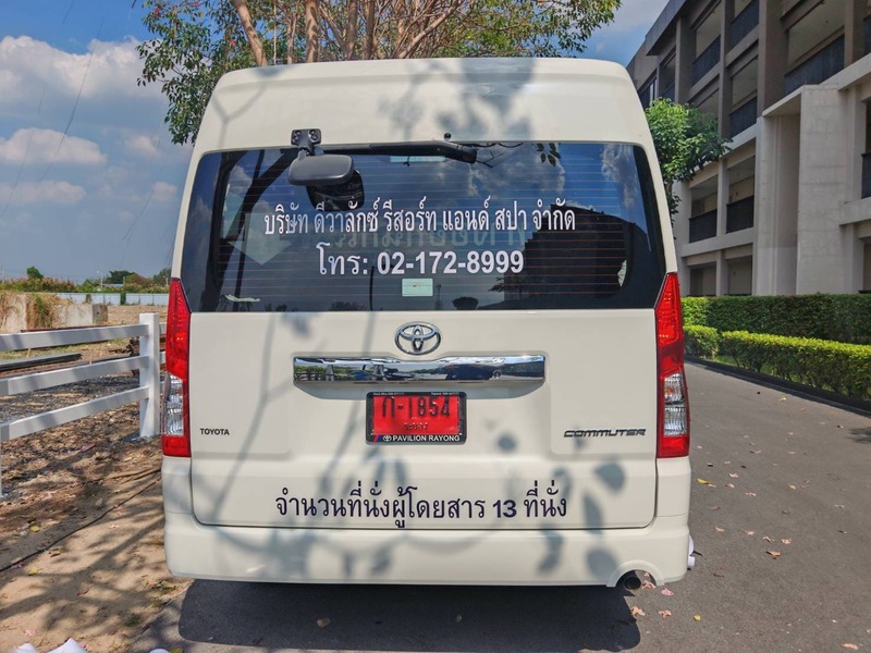 สติ๊กเกอร์ติดกระจกรถยนต์ไดคัท